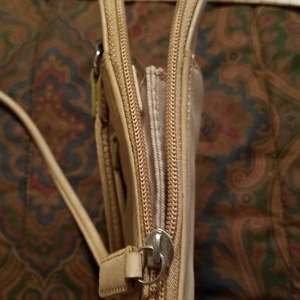 Purse - Picture 5 of 6